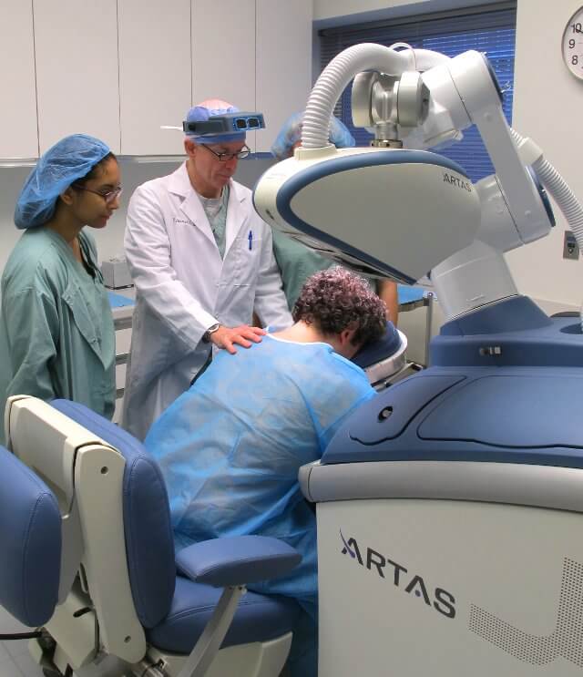 Artas Robotic Haartransplantation in Aktion